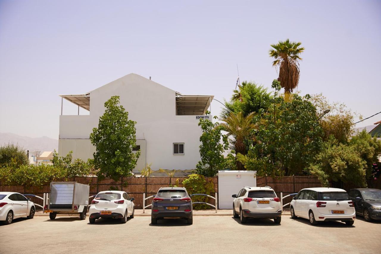 אדום 179, נופש Holiday home *