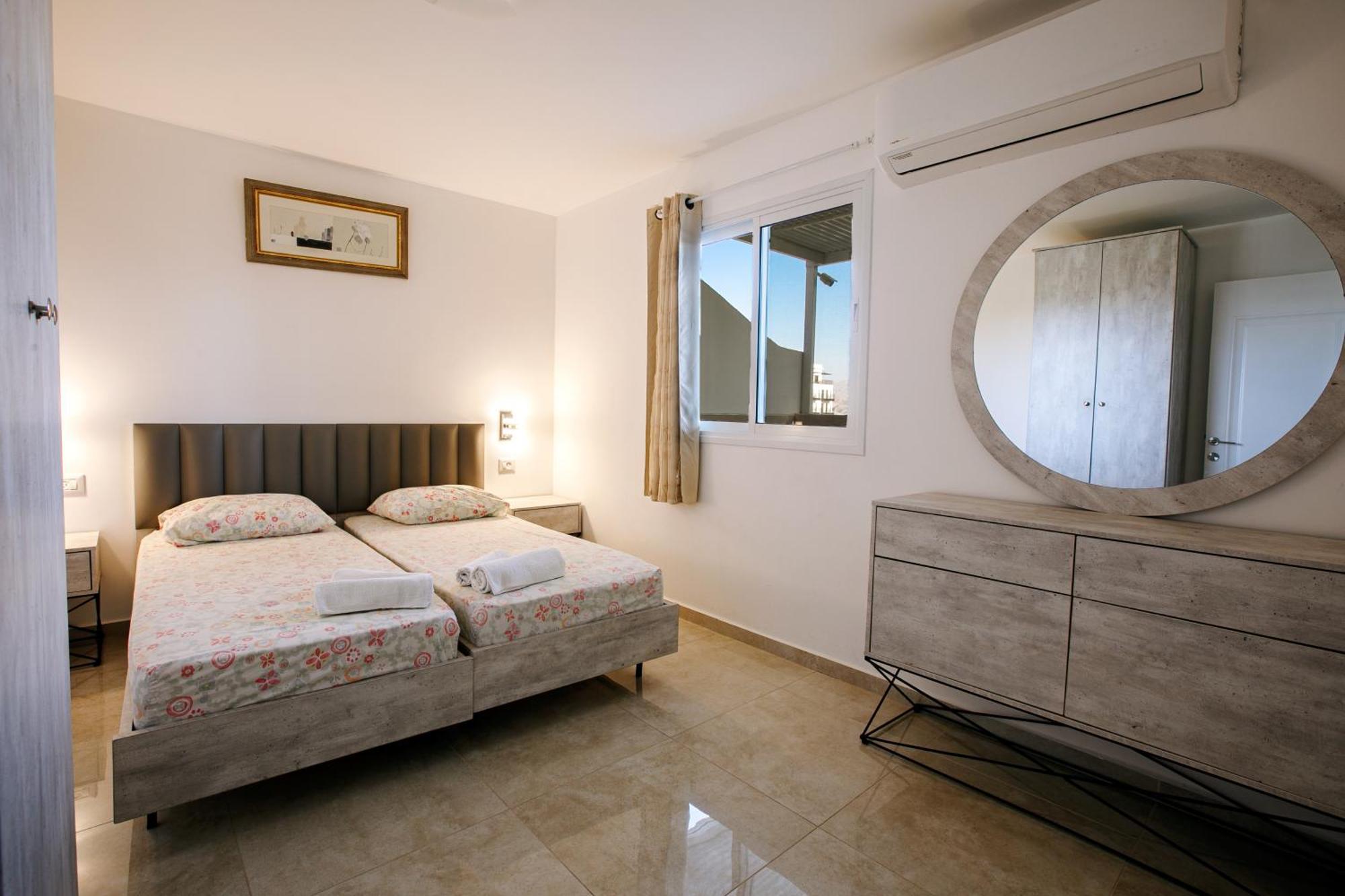 אדום 179, נופש Holiday home