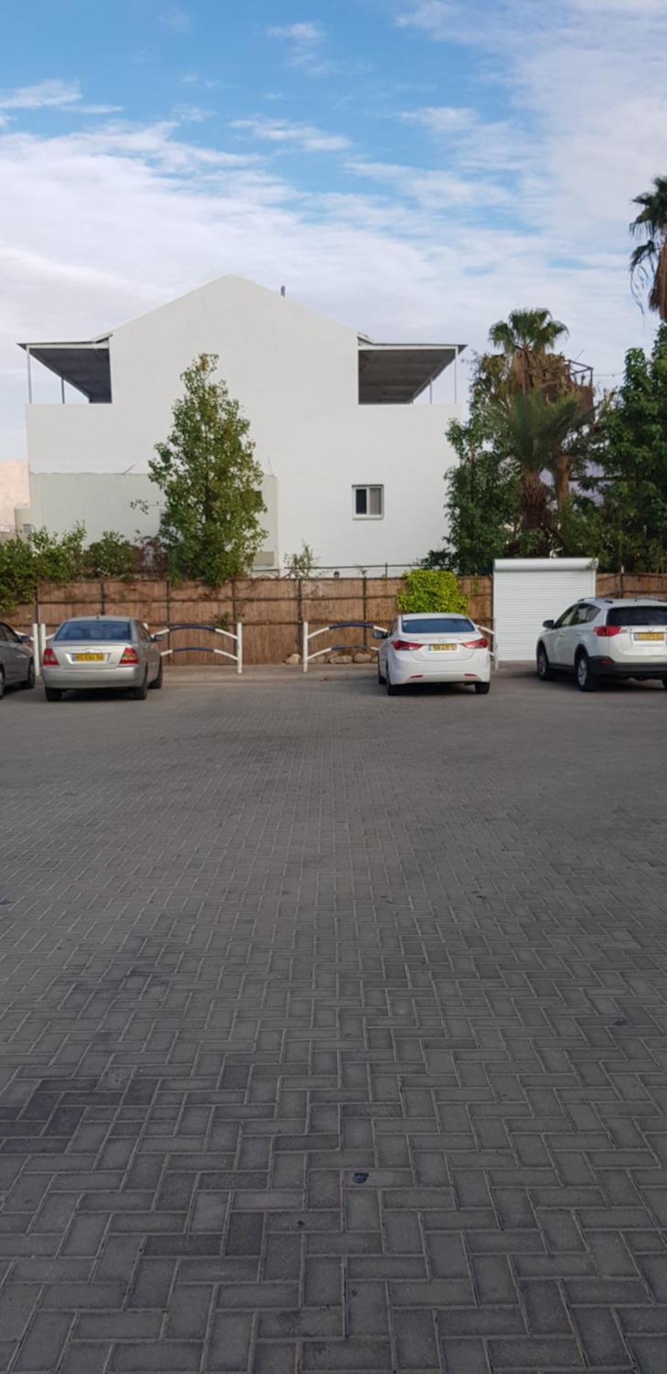 אדום 179, נופש Holiday home *