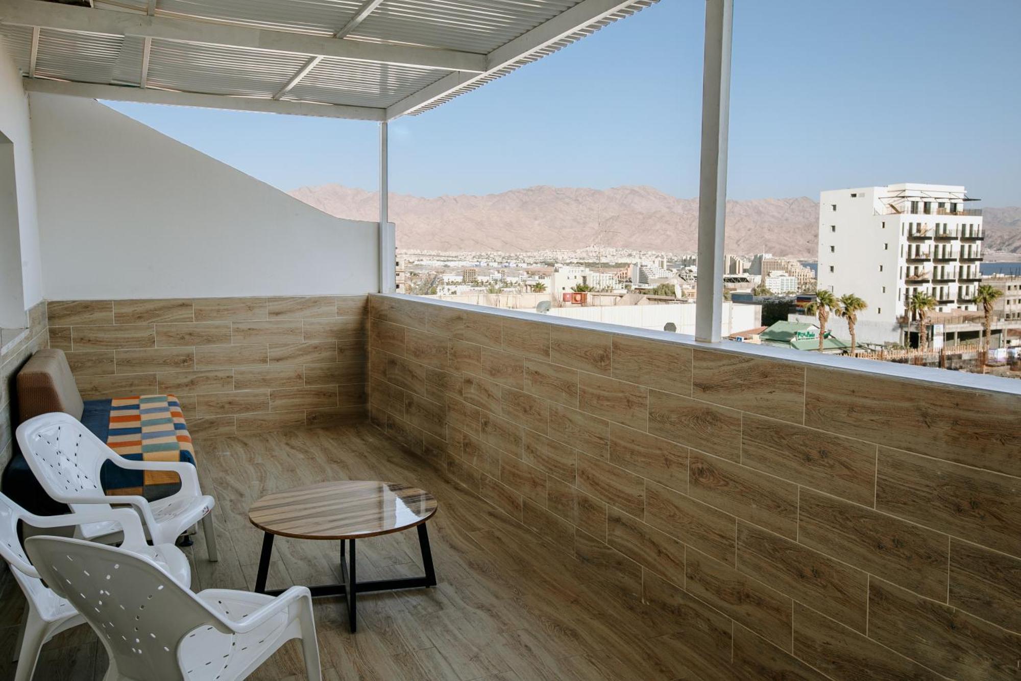אדום 179, נופש Holiday home *