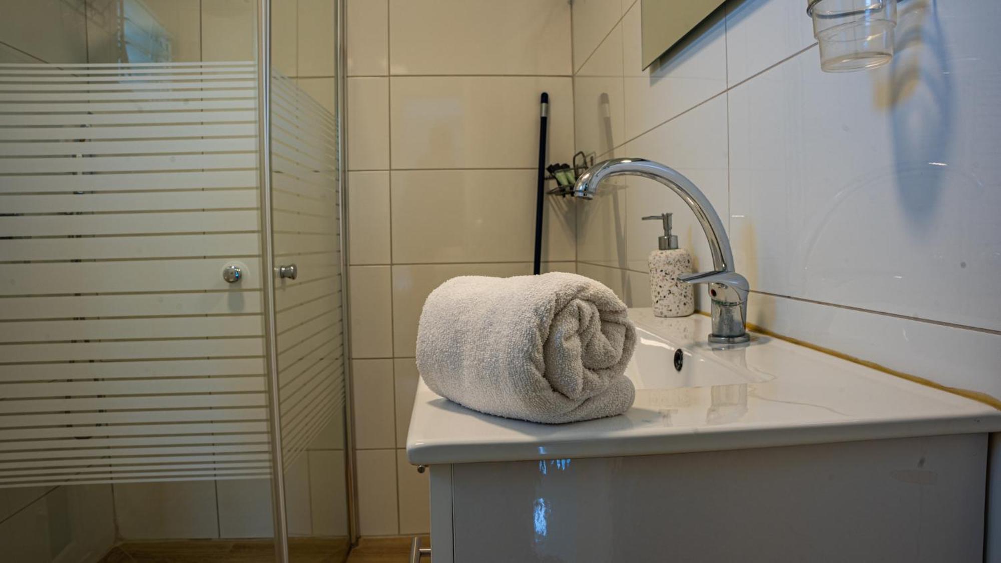 אדום 179, נופש Holiday home *